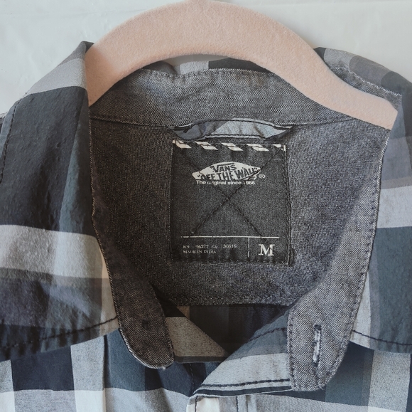 Van's Men's Short Sleeve Collared Button Up Shirt, Gray Plaid, Size M. - Picture 3 of 11